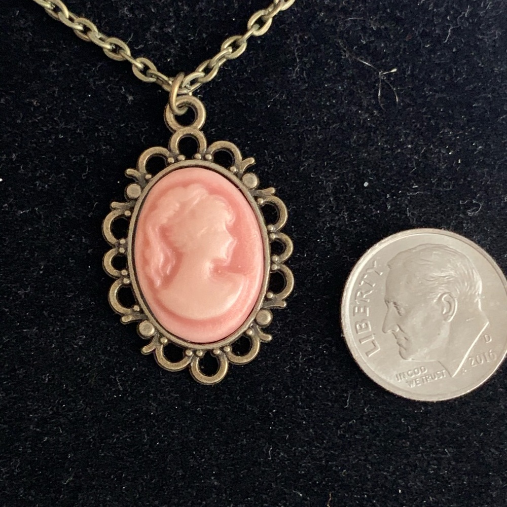 Pendant Necklace Charm Vintage Cameo - Picture 2 of 4